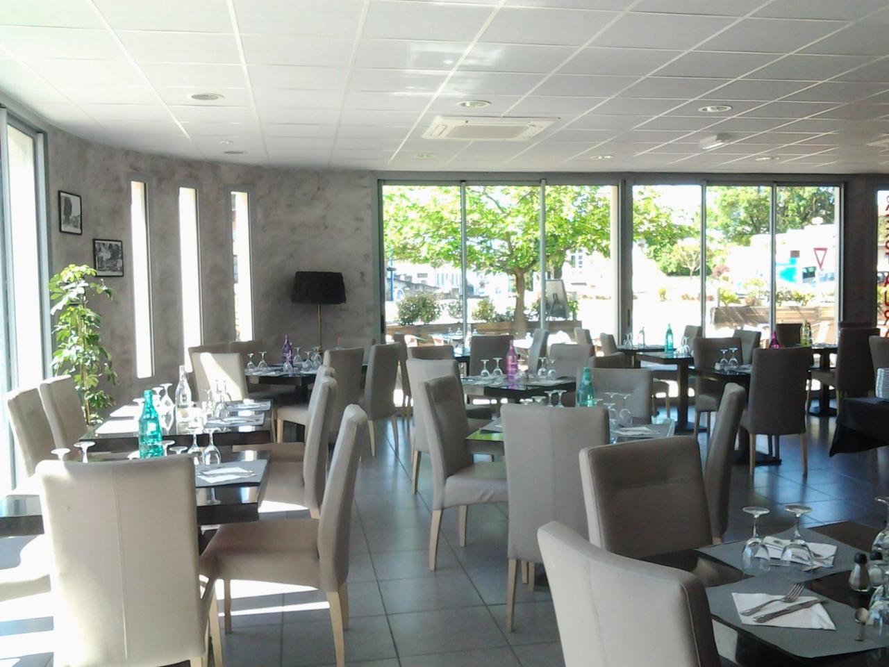 Hotel Le Midi Montaigu-de-Quercy Eksteriør bilde